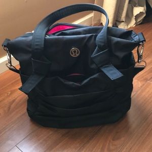 Lululemon Triumphant tote